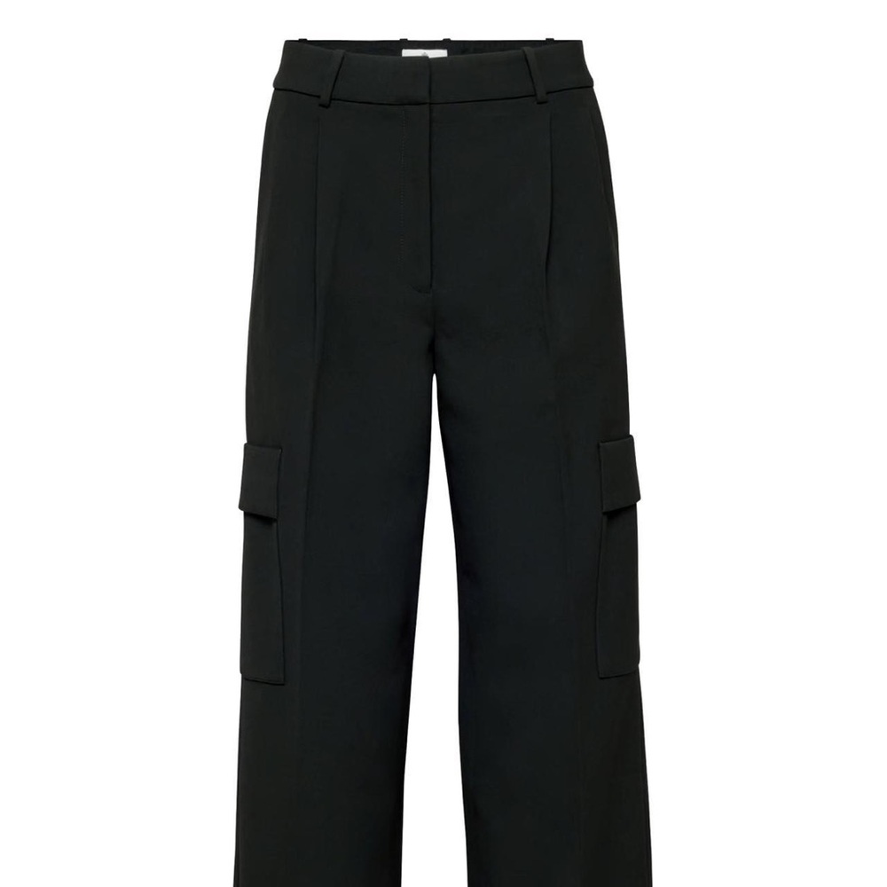 Aritzia Babaton Spotlight Black Cargo Pants - Picture 5 of 6